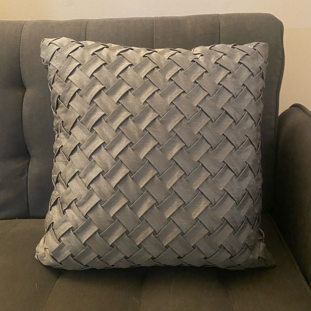 Textured pillow